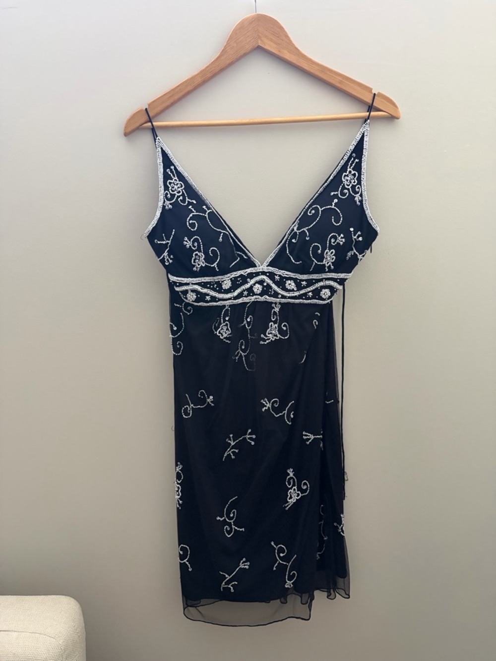Black Beaded V-Neck Mini Dress - Elegant Evening Wear